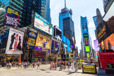 NEW YORK CITY, ABD - 15 Mart 2020: Times Square, ABD 'nin New York şehrinin bir sembolüdür