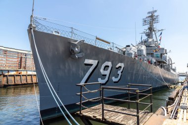 BOSTON, ABD - 29 Mart 2020: USS Cassin Young destroyer gemisi Boston, Massachusetts, ABD