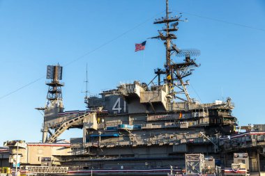 SAN DIEGO, ABD - 29 Mart 2020: Uçak gemisi USS Midway Museum, San Diego, Kaliforniya, ABD