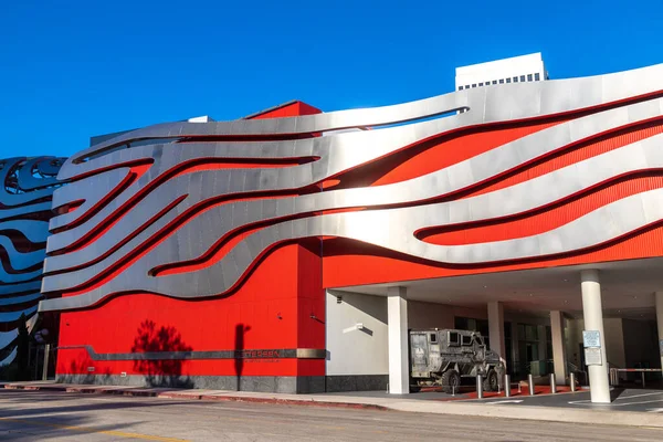 ロサンゼルス 2020年3月29日 米国カリフォルニア州ロサンゼルスのピーターセン自動車博物館 — ストック写真