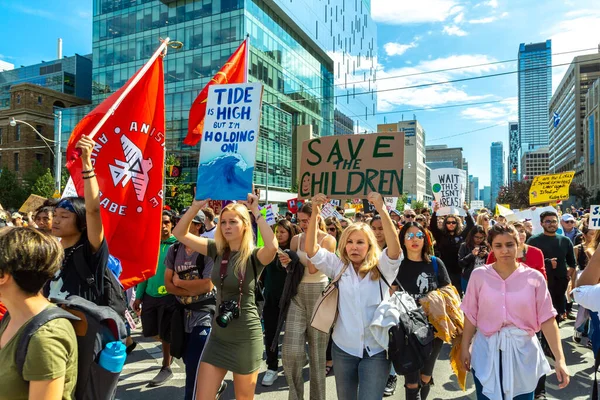 Toronto Canada 2019 Szeptember Globális Sztrájk Éghajlatért Éghajlati Igazságszolgáltatásért Torontóban — Stock Fotó