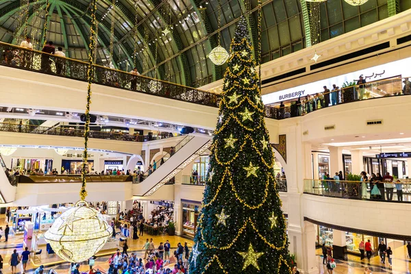 Dubai Emiratos Árabes Unidos Diciembre 2019 Árbol Navidad Mall Emirates —  Fotos de Stock