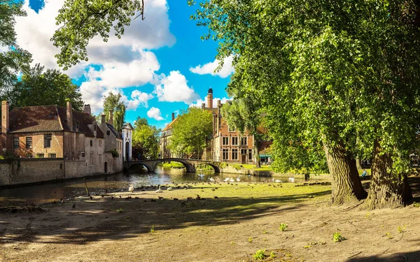 Bruges Deki Kanalda Bir Güzel Yaz Günü Belçika Panoraması — Stok fotoğraf