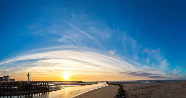 Panorama Von Hölzernen Pier Und Leuchtturm Trouville Und Deauville Einem — Stockfoto