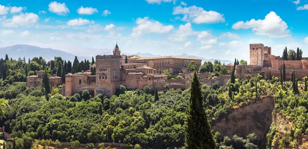 Fortaleza Árabe Alhambra Granada Belo Dia Verão Espanha — Fotografia de Stock