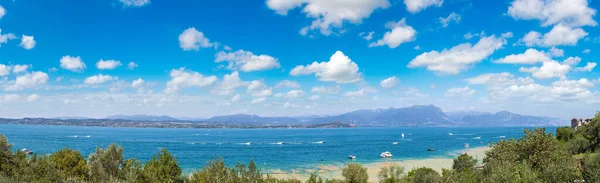 Panorama Sirmione Lago Garda Hermoso Día Verano Italia — Foto de Stock