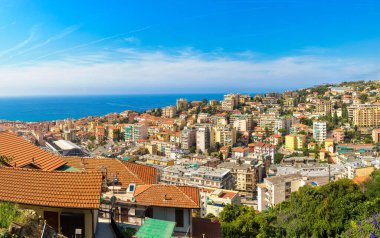 San Remo panoramik havadan görünümü içinde bir güzel yaz gün, İtalya