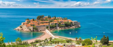 Bir güzel yaz günü, Karadağ, Budva'nın Sveti Stefan Adası Panoraması