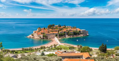 Bir güzel yaz günü, Karadağ, Budva'nın Sveti Stefan Adası Panoraması