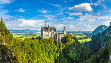 Neuschwanstein Şatosu Fussen, Bavyera, Almanya bir güzel yaz gün