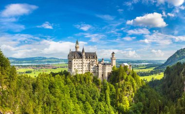 Neuschwanstein Şatosu Fussen, Bavyera, Almanya bir güzel yaz gün