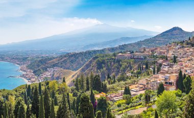 Taormina Sicilya, İtalya güzel yaz günü'hava panoramik