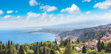 Taormina Sicilya, İtalya güzel yaz günü'hava panoramik