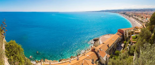 Panoramaaufnahme Eines Öffentlichen Strandes Nizza Einem Schönen Sommertag Frankreich — Stockfoto