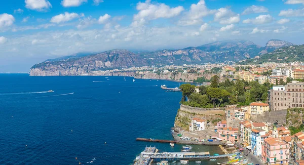 Vista Aérea Panorâmica Sorrento Costa Amalfitana Itália Belo Dia Verão — Fotografia de Stock