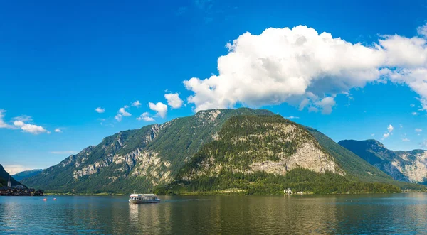 Hallstatt Jezero Salzkammergut Alpy Rakousko Krásném Letním Dni — Stock fotografie