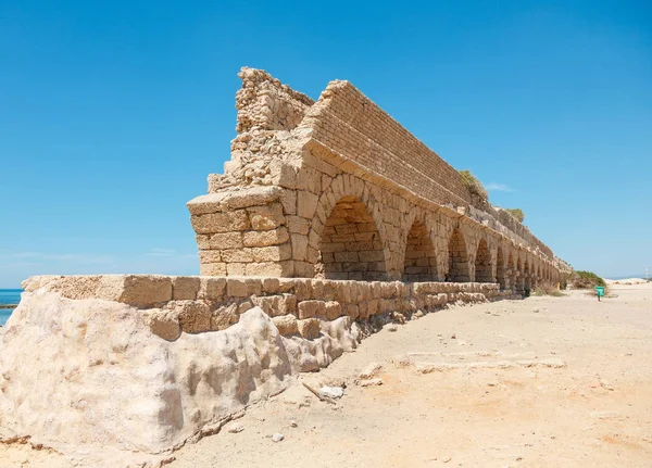 Antigos aquedutos romanos em Cesareia, Israel Imagens De Bancos De Imagens Sem Royalties