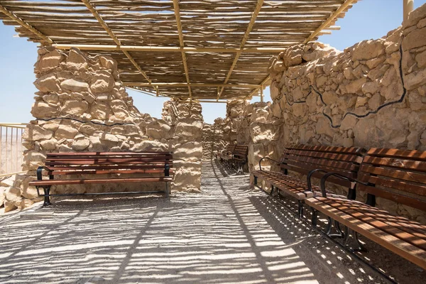 Descanse en una sombra en el Parque Nacional Masada — Foto de Stock