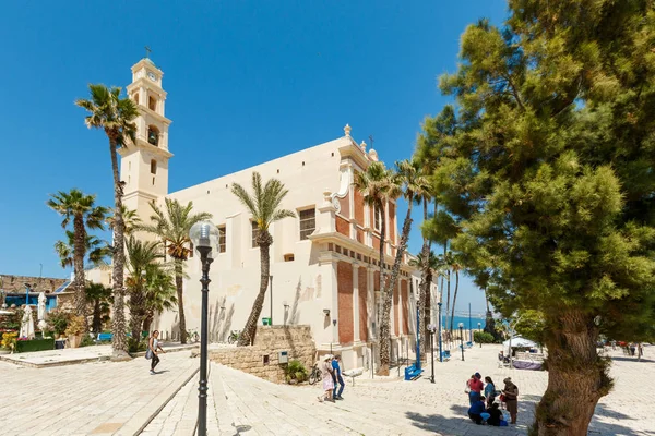 Vierkant in de Saint Peter Church in oude Jaffa, Israël. Stockfoto