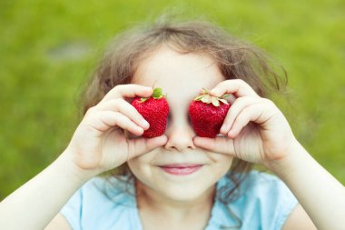 Çilek gözlü çocuğun