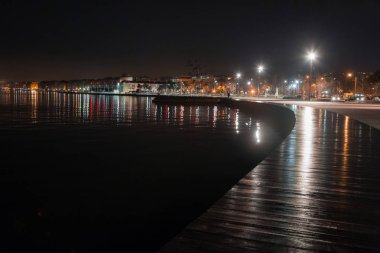 Sahil mesire Selanik'te gece yağmurdan sonra