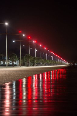 Sahil mesire Selanik'te gece yağmurdan sonra