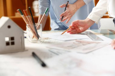 İç el çizimleri tartışılması