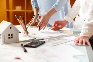 İç el çizimleri tartışılması