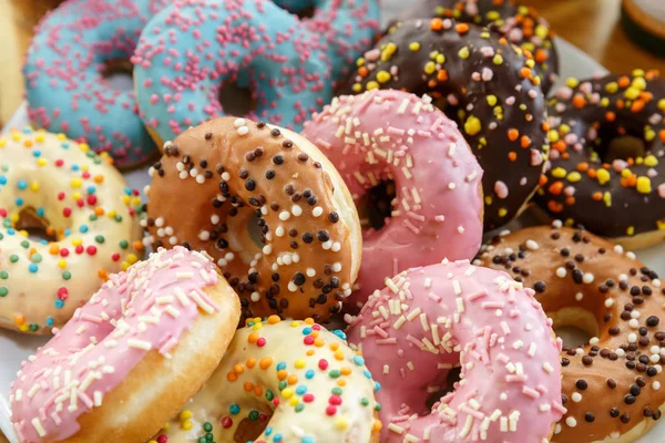 Conjunto de rosquinhas coloridas — Fotografia de Stock