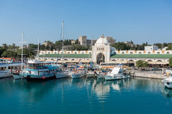 Αγορά (Néa agorá) του λιμανιού Μανδράκι, Ρόδος, Ελλάδα — Φωτογραφία Αρχείου