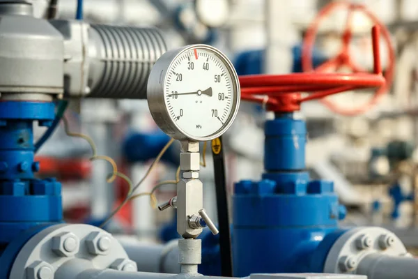 Gas manometer on a gas development plant — Stock Photo, Image