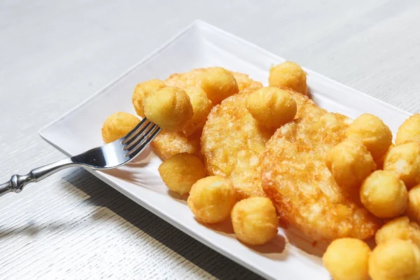 Fried mashed potato balls and nuggets — Stock Photo, Image