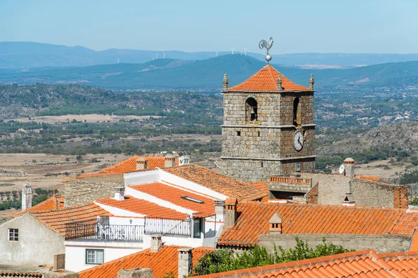 Vista para a paisagem urbana da aldeia de Monsanto, Portugal — Fotografia de Stock