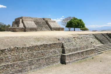 Eski Zapotek Dili Monte Alban, Oaxaca Harabeleri