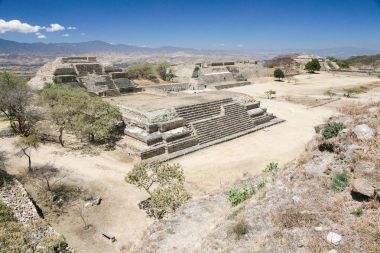 Eski Zapotek Dili Monte Alban, Oaxaca Harabeleri