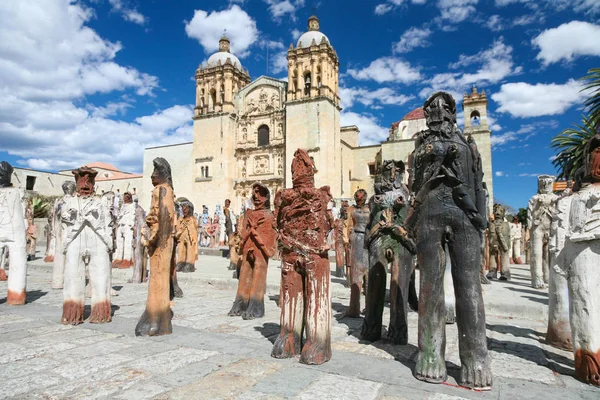 De kerk van Santo Domingo de Guzmán in Oaxaca, Mexico — Stockfoto