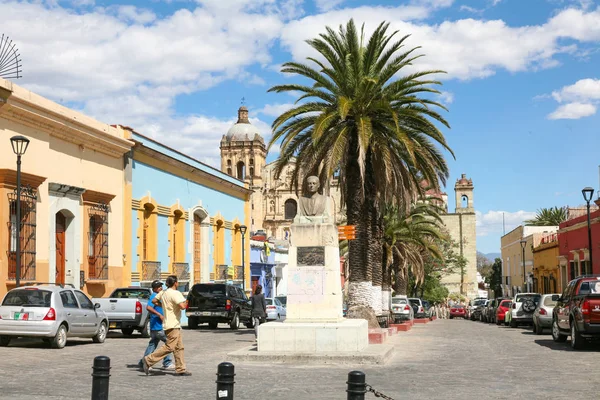 MOnument ao revolucionário mexicano Garcia Vigil em Oaxaca — Fotografia de Stock