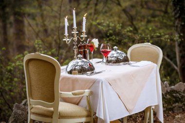 Açık hava hizmet şirketi catering tarafından tablo hizmet