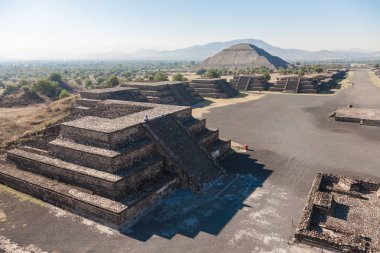Bir epmty Avenue of The Dead karınca piramit ay görünümünü gelen