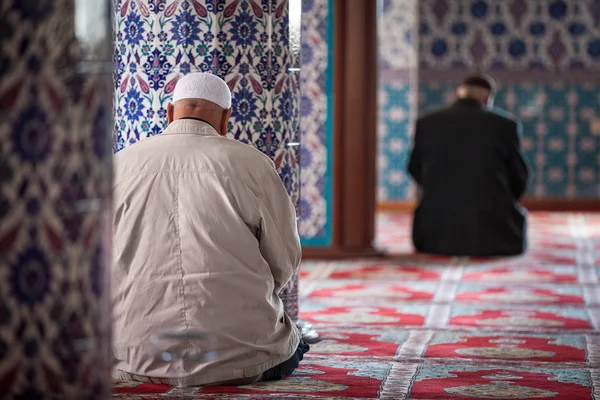 터키 이슬람교도 측, 터키에서 이슬람 사원에서 기도 스톡 이미지