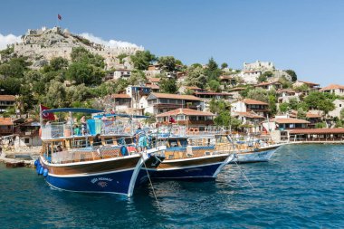 Yat ve seyahat tekne Kaleköy (Simena limanda demirledi),