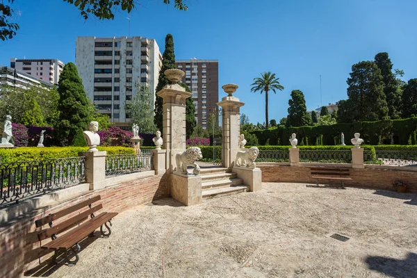 Fragmentos de Monforte Gardens em Valência, Espanha . — Fotografia de Stock