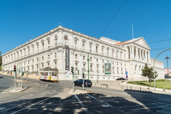 Vista de rua do Parlamento Português, Palácio de São Bento, em L — Fotografia de Stock