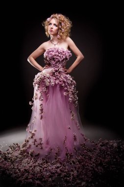  şirin bir kız portresi stüdyo