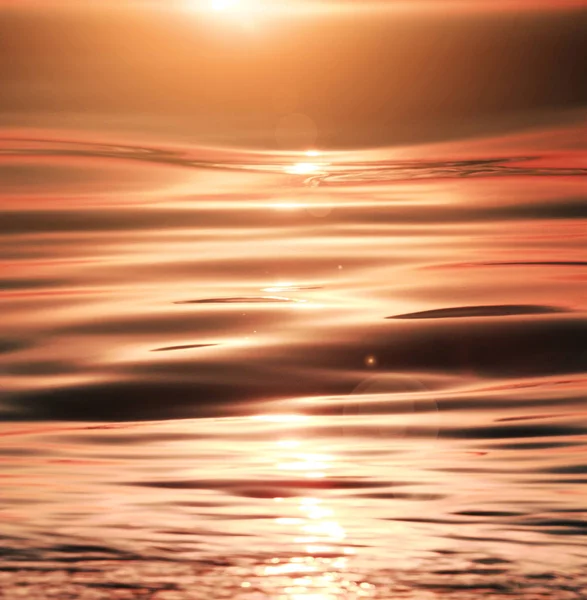 太陽の光輝く海の波 — ストック写真