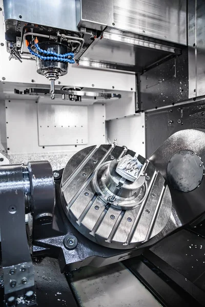 Metallverarbeitende CNC-Fräsmaschine. — Stockfoto