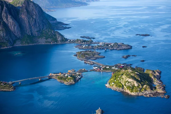 Lofoten es un archipiélago en el condado de Nordland, Noruega. —  Fotos de Stock