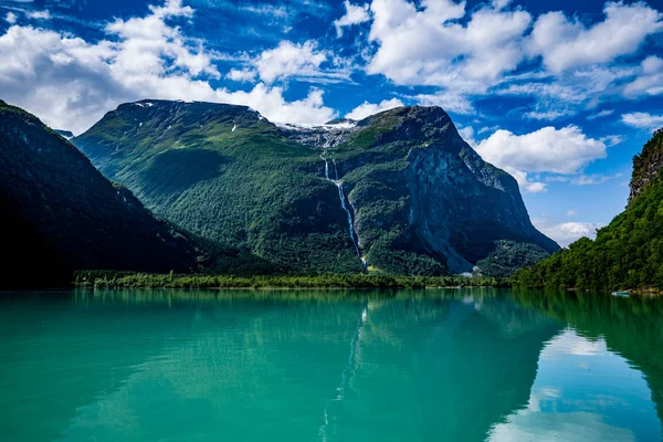 Lovatnet piękne Jezioro Natura Norwegia. — Zdjęcie stockowe
