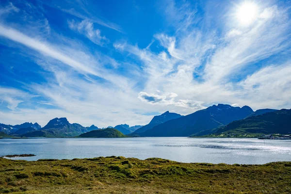 Lofoten is an archipelago in the county — Stock Photo, Image