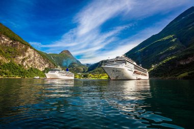 Geiranger fiyordunda seyir gemileri, Norveç